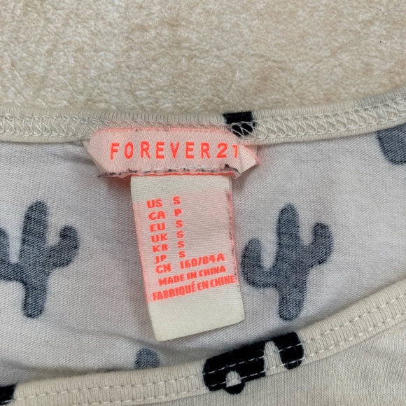 Forever 21 cactus crop top - Picture 3 of 3